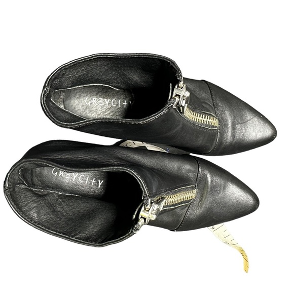 GREY CITY Black Leather Zip Booties YKK Zipper Size 6.5 - Picture 8 of 9